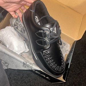 T.U.K Black Leather D-Ring Sneaker